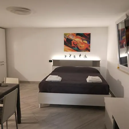 Innuendo La Terrazza House Лечче